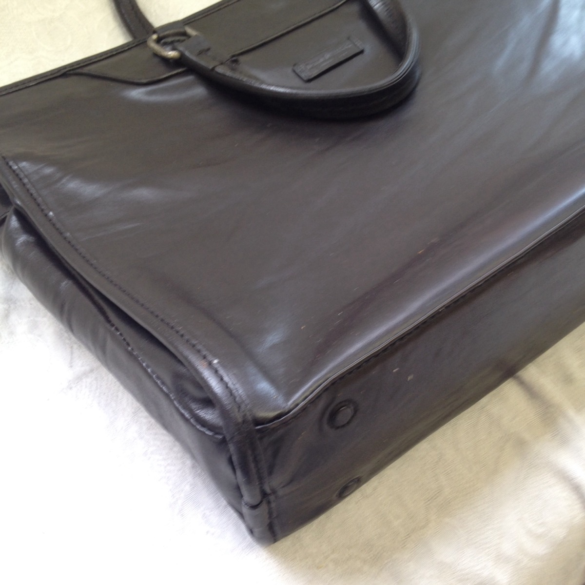 A3　ソファー、鞄、バッグ、修理、張替、黒ずみ汚れ、クリーニング、色移り、擦り傷、染め直し